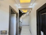 ÇINARCIK KOCADEREDE DENİZE 150 METRE MESAFEDE SIFIR 4+1 VİLLA